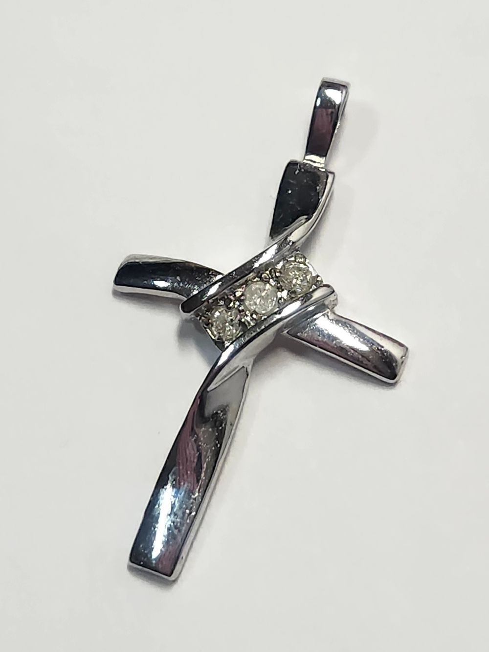 Sterling Silver Plated Cross Pendant With 3 Round Diamonds